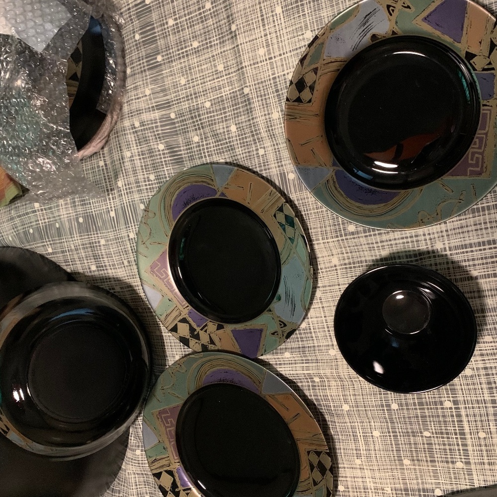 Arcoroc French dinner ware set of 32 plus 4 large bowls